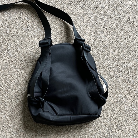 lululemon athletica Black Backpack - Picture 2 of 6